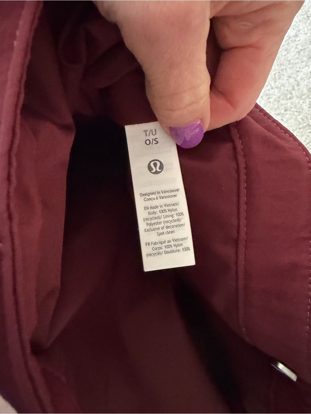 Lululemon Daily Multi-Pocket Tote Bag 20L in Burgundy Bay - Picture 14 of 15